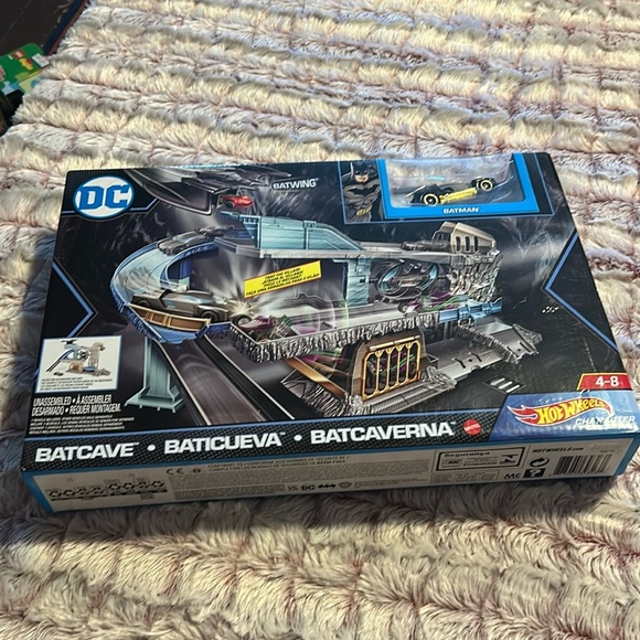 Hot Wheels Batman Batcave Play Set Batwing Character Car Included